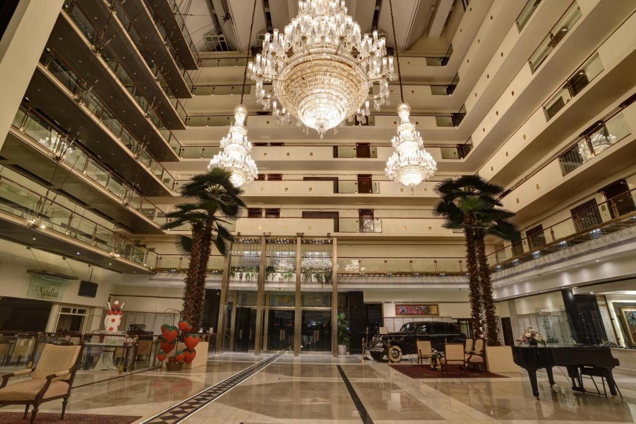 Pearl Continental Hotel, Lahore Exterior photo The lobby of the hotel