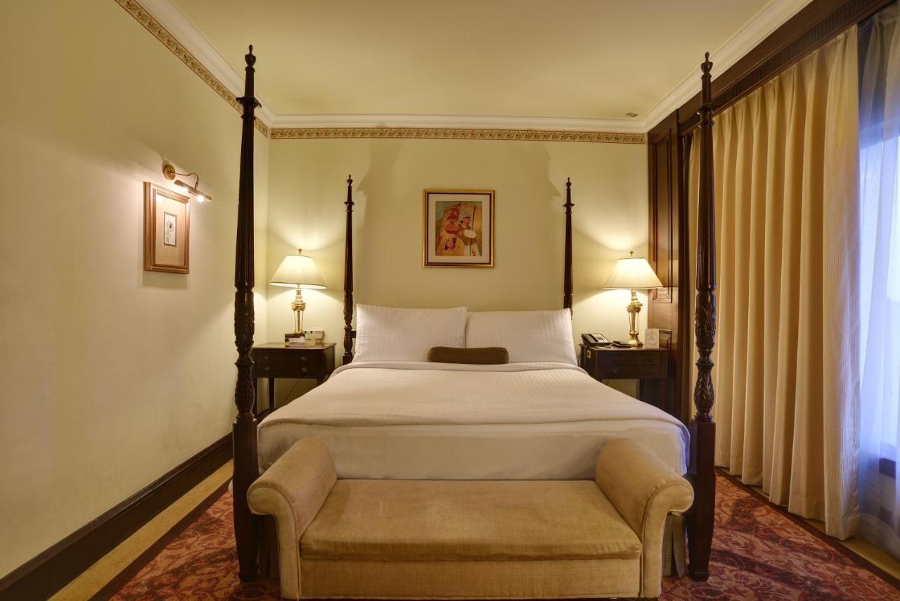 Pearl Continental Hotel, Lahore Exterior photo A bedroom at the Taj Mahal Palace