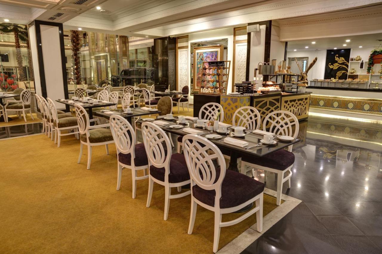 Pearl Continental Hotel, Lahore Exterior photo The interior of the restaurant