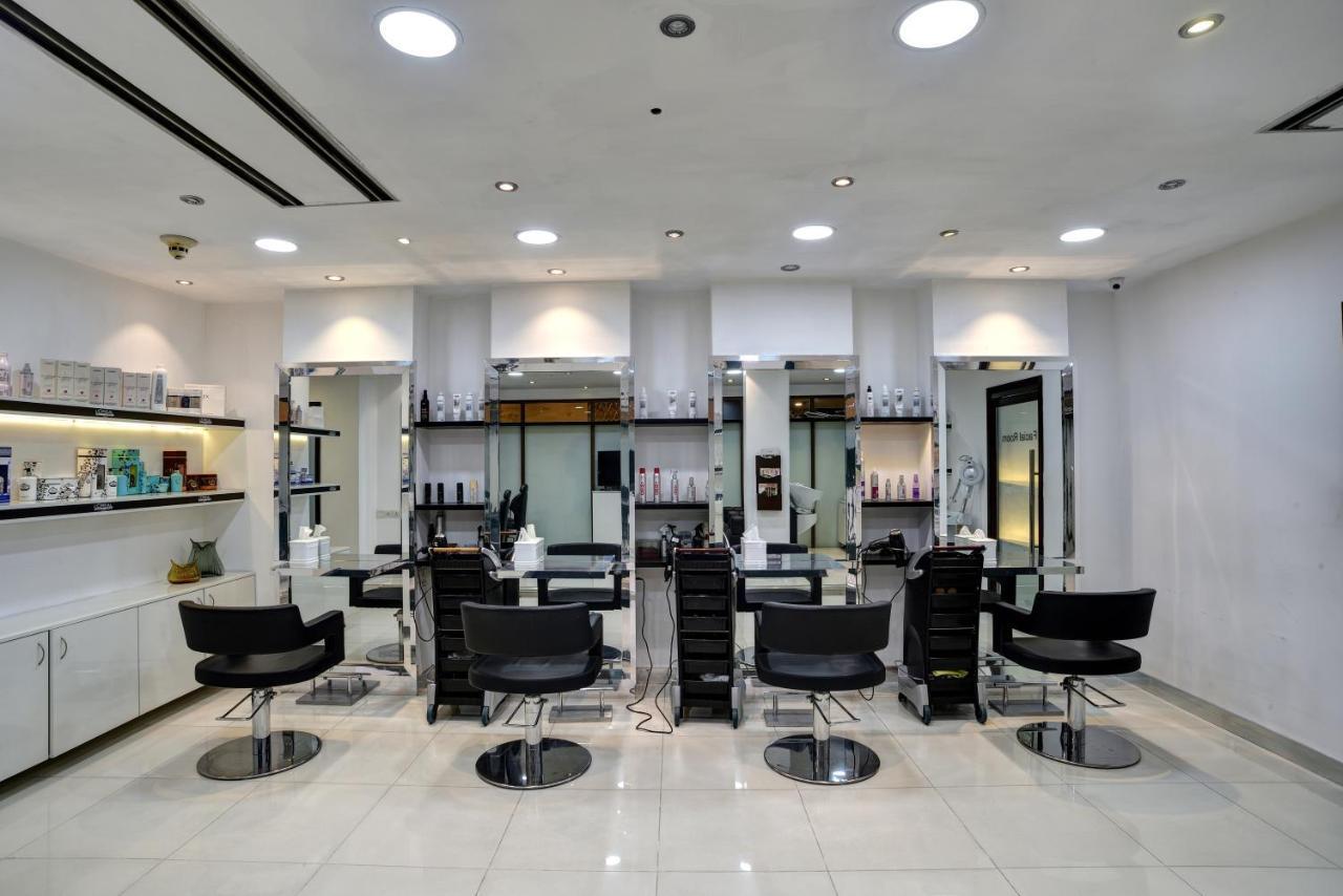 Pearl Continental Hotel, Lahore Exterior photo A hair salon in Singapore
