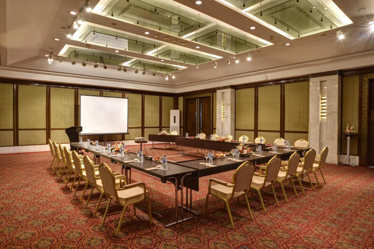 Pearl Continental Hotel, Lahore Exterior photo Meeting room at the Taj Bengal
