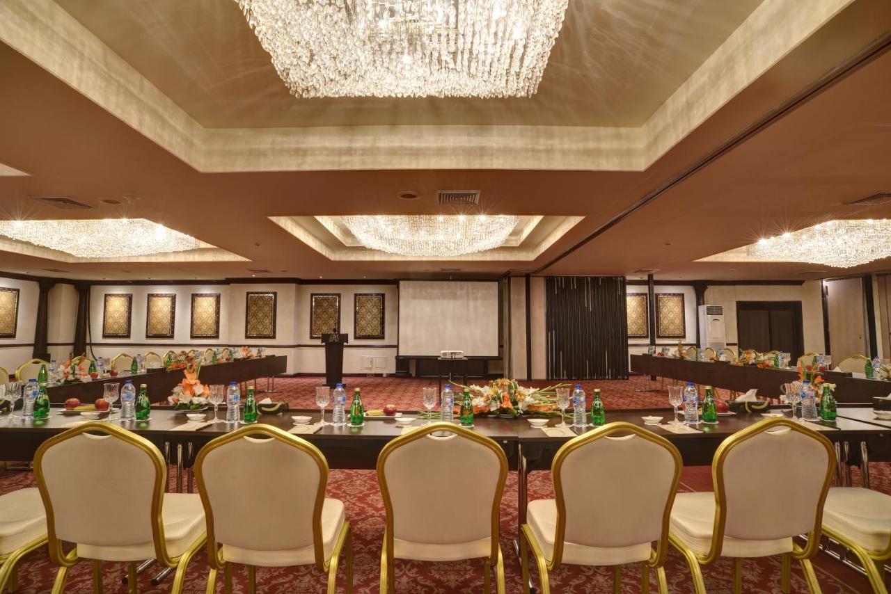 Pearl Continental Hotel, Lahore Exterior photo The Royal Ballroom