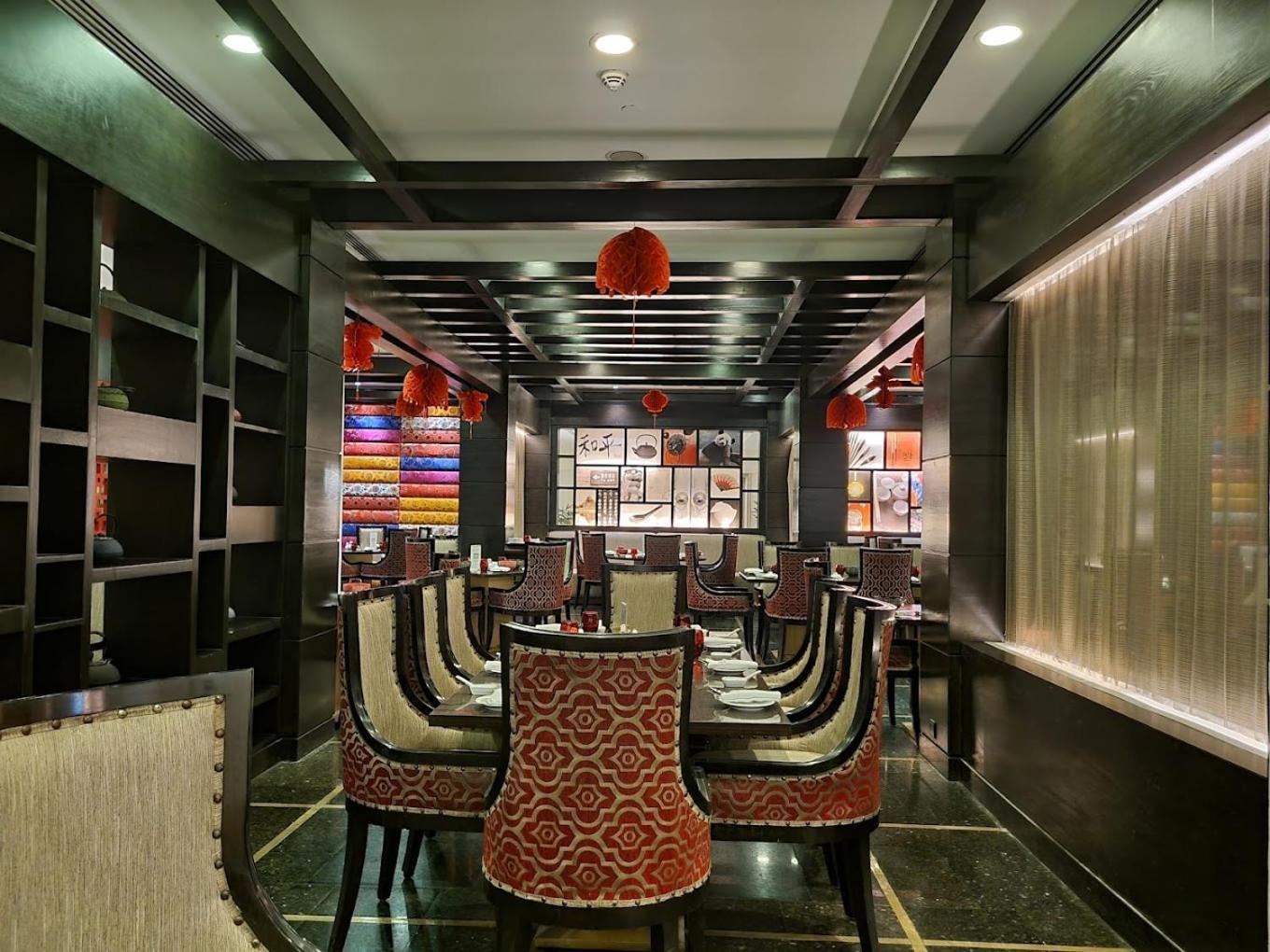 Pearl Continental Hotel, Lahore Exterior photo Interior of a restaurant in the hotel