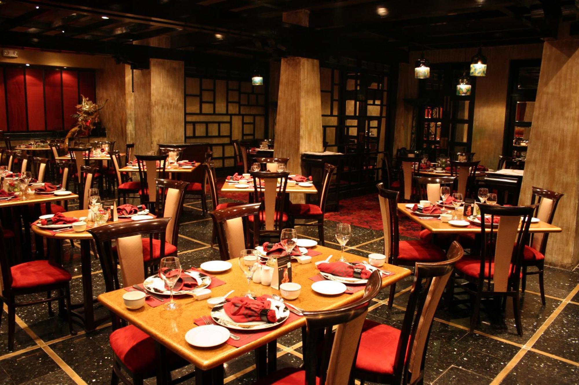 Pearl Continental Hotel, Lahore Exterior photo The interior of a typical restaurant