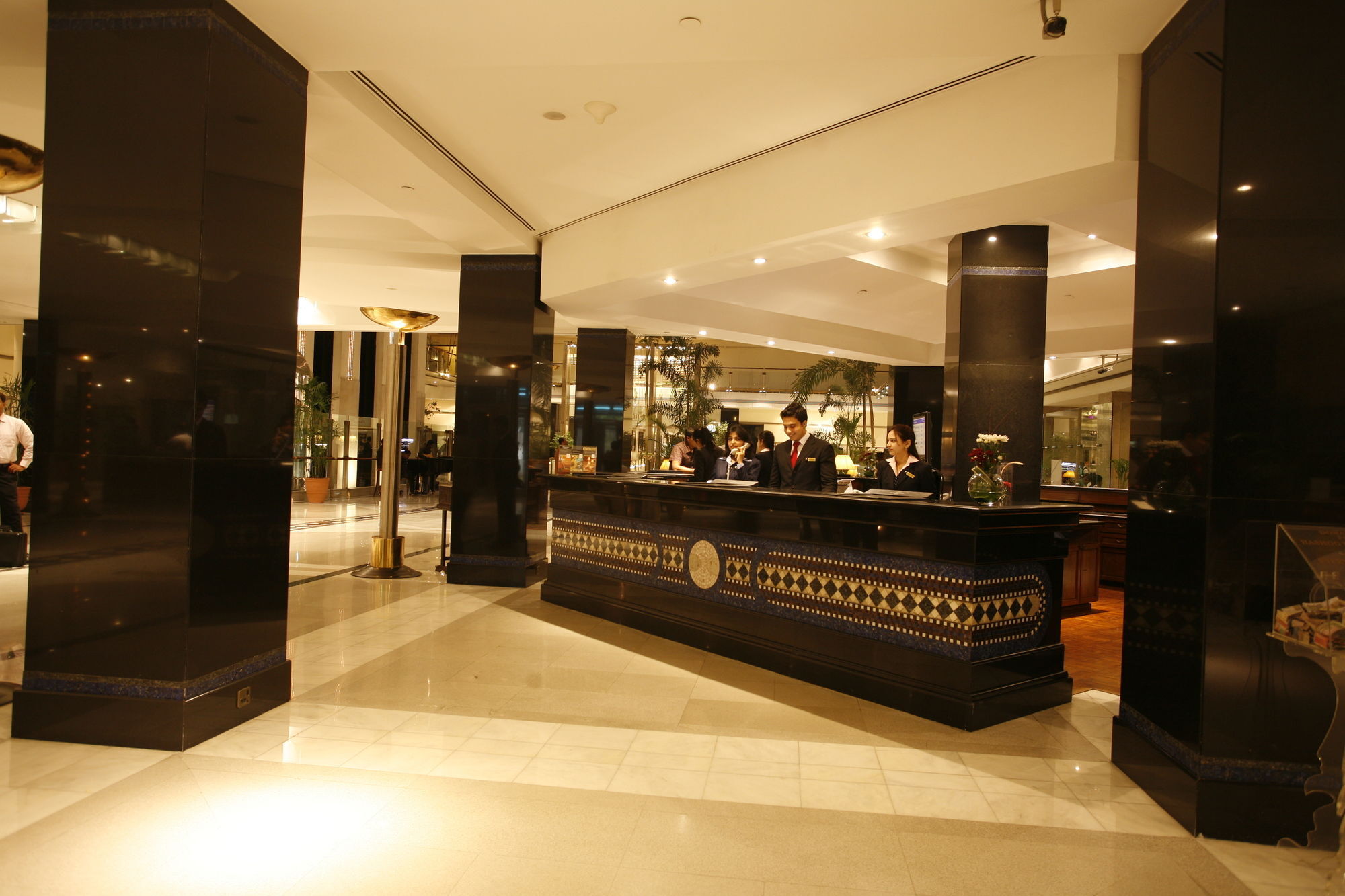 Pearl Continental Hotel, Lahore Exterior photo The lobby of the hotel