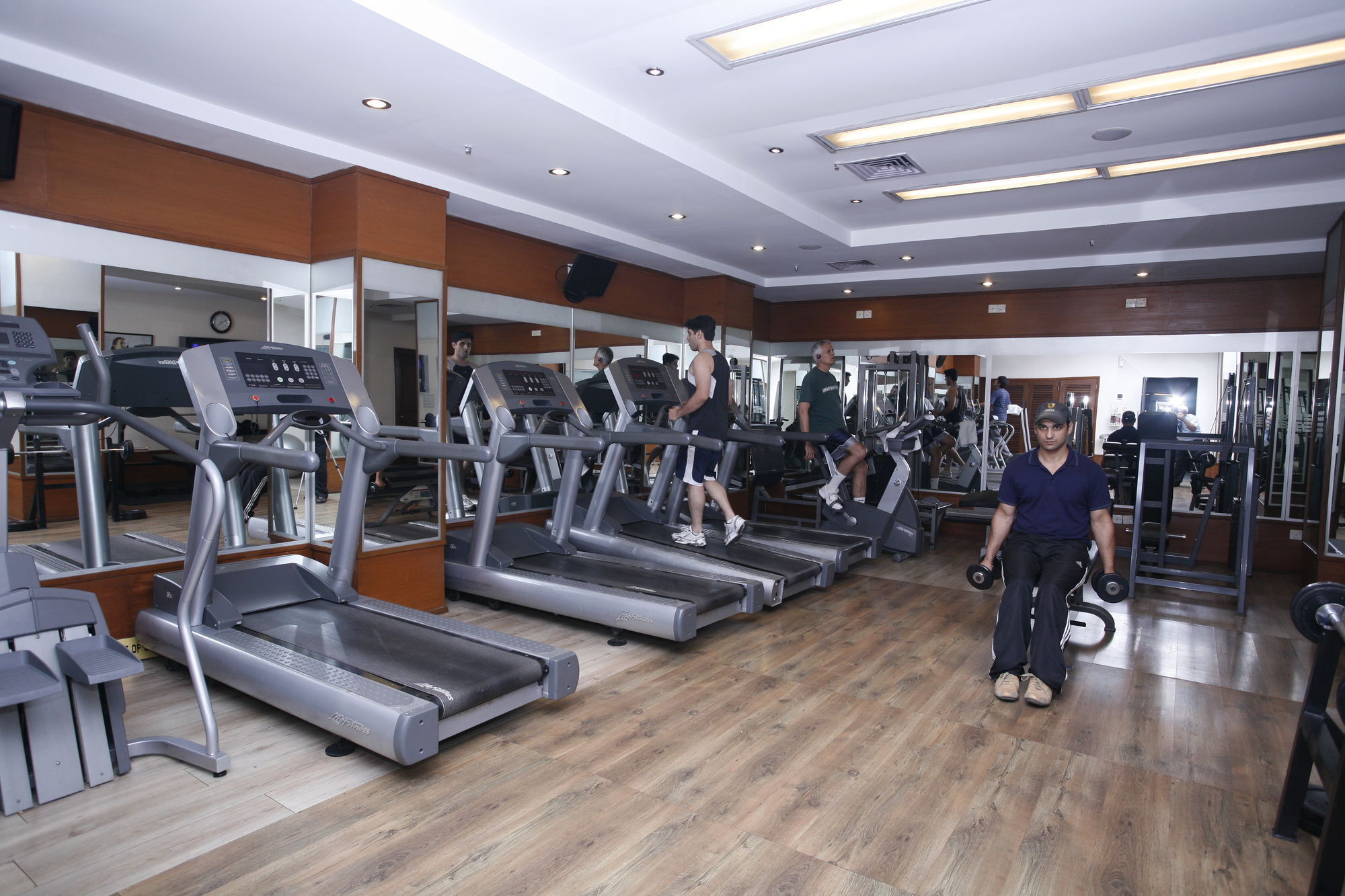 Pearl Continental Hotel, Lahore Exterior photo The gym at the hotel